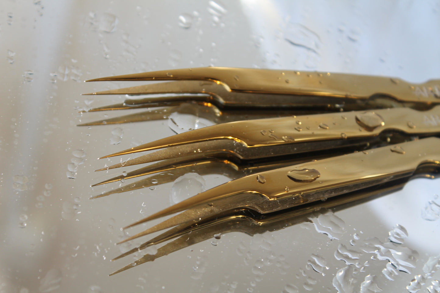 The 'Lucy' Precision Eyelash Tweezer- Gold